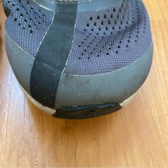 On Running Men’s CloudFlow Running Shoes Size 7 - Picture 13 of 14